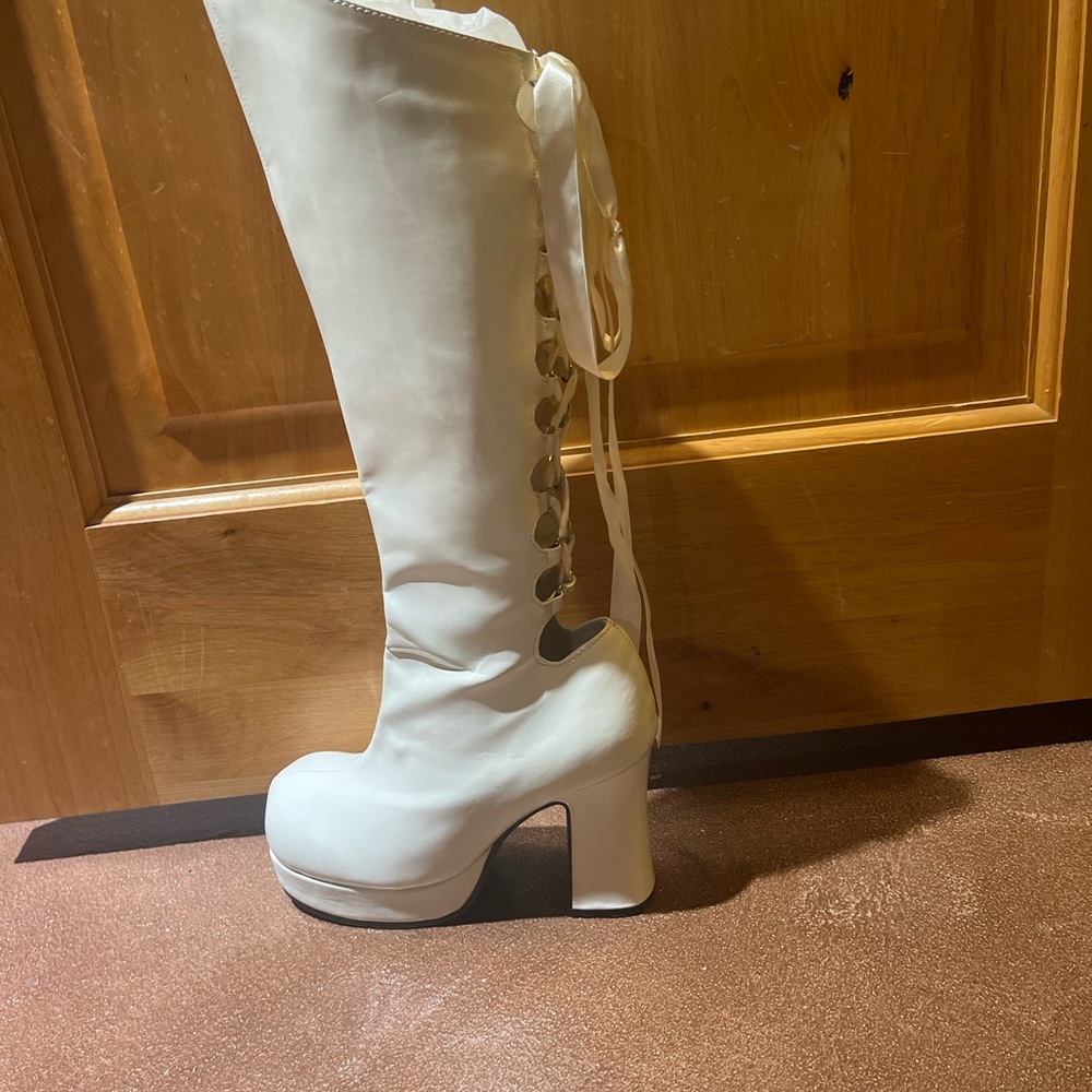 White gogo boot